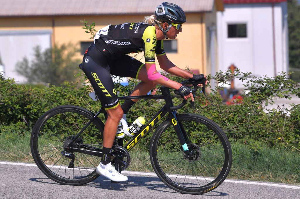 ASSISI ITALY SEPTEMBER 13 Moniek Tenniglo of The Netherlands and Team Mitchelton Scott during the 31st Giro dItalia Internazionale Femminile 2020 Stage 3 a 1422km stage from Santa Fiora to Assisi 413m GiroRosaIccrea GiroRosa on September 13 2020 in Assisi Italy Photo by Luc ClaessenGetty Images