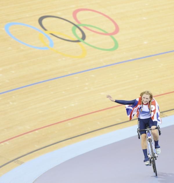 Laura Trott (Great Britain) waves to the crowd