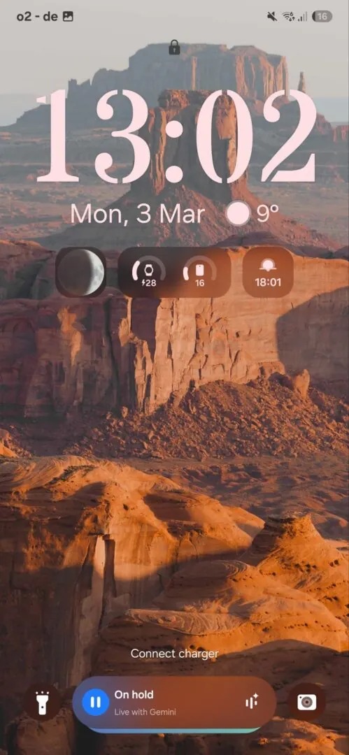 Gemini Live integration with the Now Bar feature on the Galaxy S25