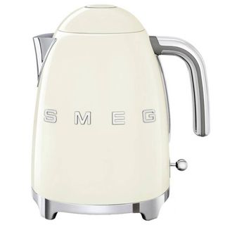 Smeg 50's Style Retro Kettle in Cream