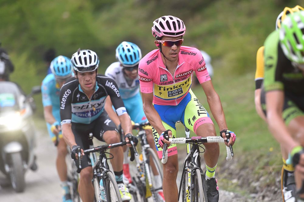 Alberto Contador (Tinkoff-Saxo) cracked on the strade bianche of the Colle delle Finestre