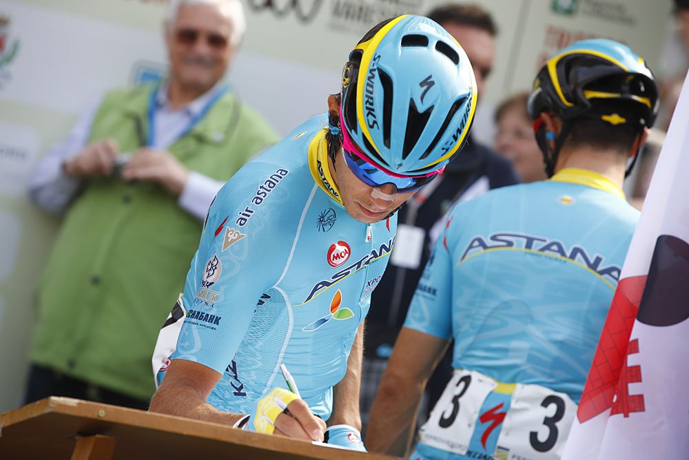 Astana riders signing on for Tre Valli Varesine