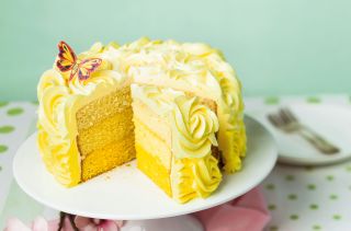 Lemon ombre layer cake