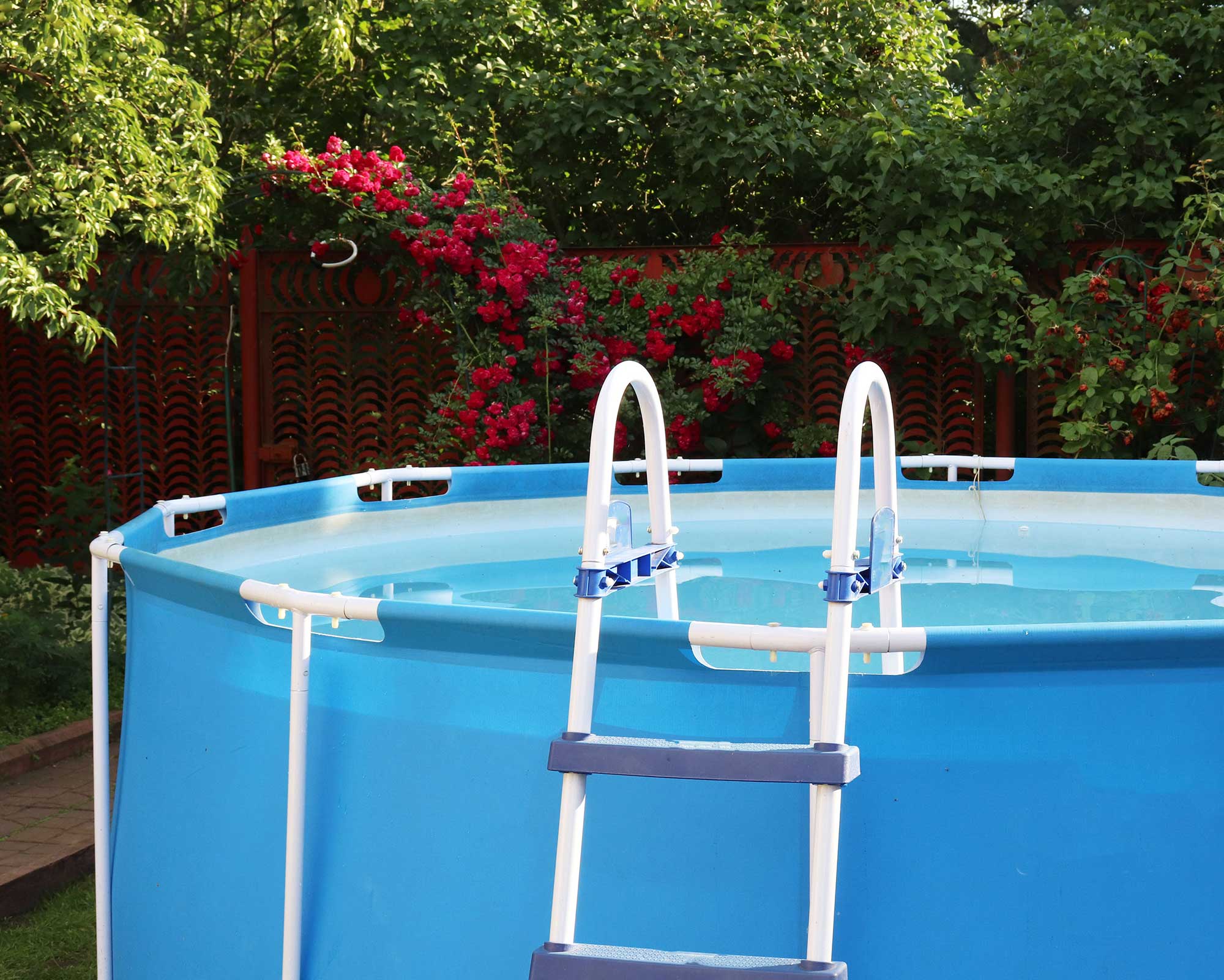 How to find a leak in an above ground pool and repair it | Gardeningetc