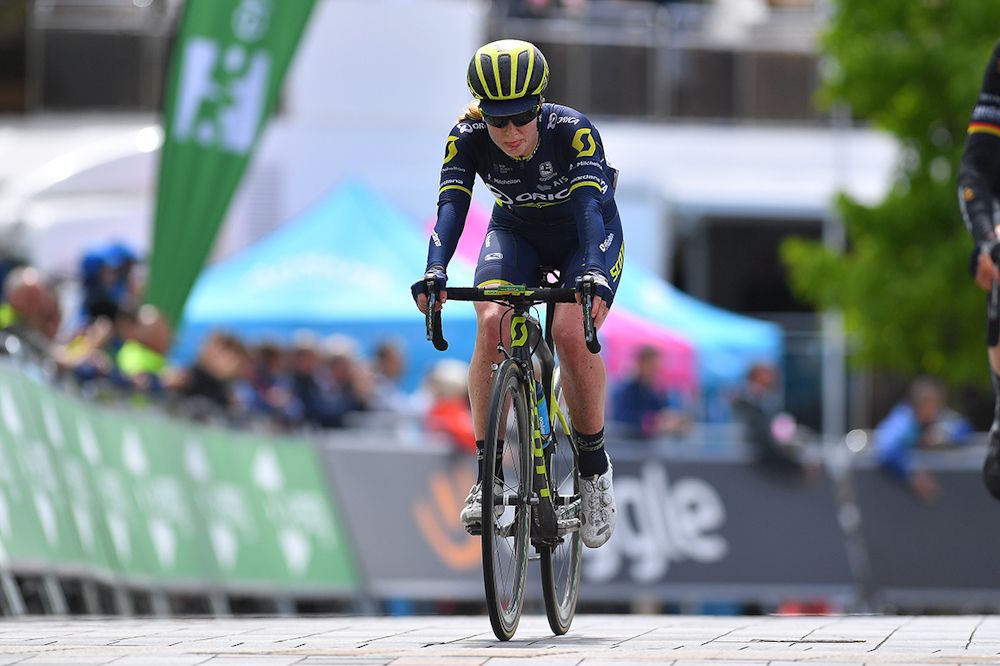 Jenelle Crooks finishes stage 2 at the Women's Tour