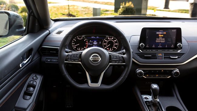 How full-stop adaptive cruise control helps you drive the 2020 Nissan ...