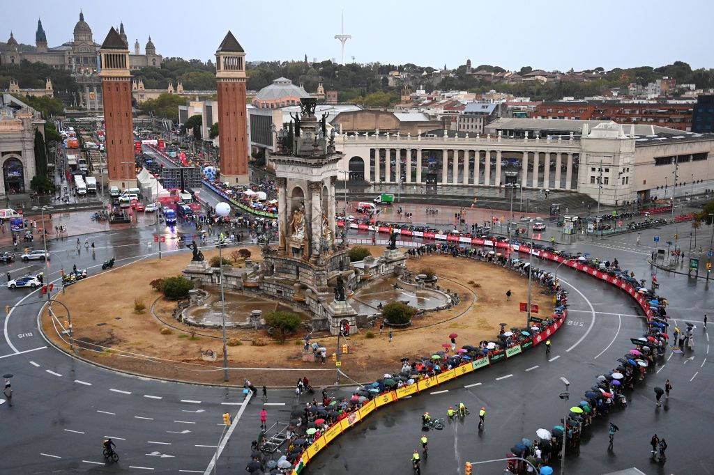 BARCELONA SPAIN AUGUST 26 Kevin Ledanois of France Cristian Rodrguez of Spain Hugo Hofstetter of France Mathis Le Berre of France ukasz Owsian of Poland lie Gesbert of France Kvin Vauquelin of France Michel Ries of Luxembourg and Team ArkaSamsic sprint at the Plaa dEspanya during the 78th Tour of Spain 2023 Stage 1 a 148km team time trial stage from Barcelona to Barcelona UCIWT on August 26 2023 in Barcelona Spain Photo by Tim de WaeleGetty Images