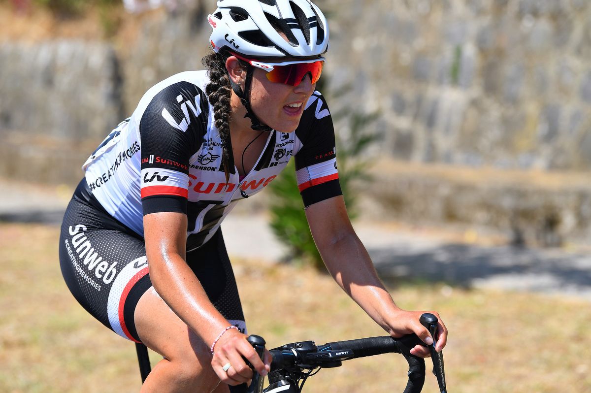 Lucinda Brand (Team Sunweb) on her way to the win