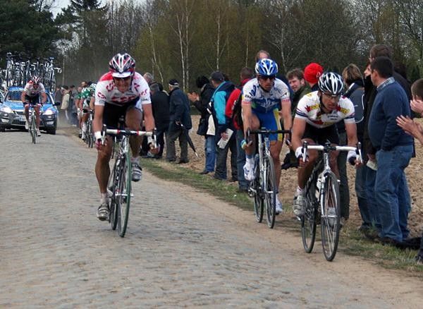 2001 winner Servais Knaven (High Road) leads Martin Elmiger (AG2R-La Mondiale) and Allan Johansen (CSC).