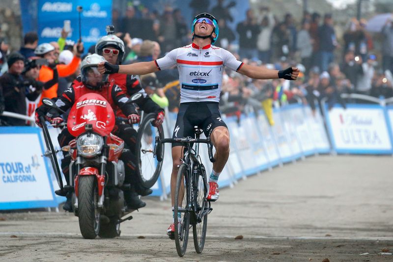 Julian Alaphilippe (Etixx-Quickstep) wins stage 7 and moves into the overall race lead
