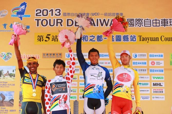 Tsgabu Grmay (stage winner), Feng Chun Kai (king of the mountain), Saufi Mat Senan (best Asian rider) and Bernard Sulzberger (race leader) honoured after stage 5.