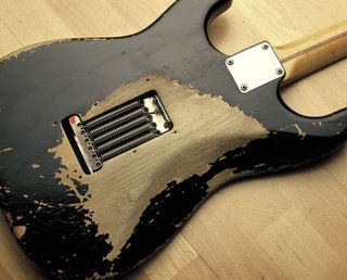 Blackie’s serial number is 20036, indicating that the neck plate, at least, came from an instrument made in 1957