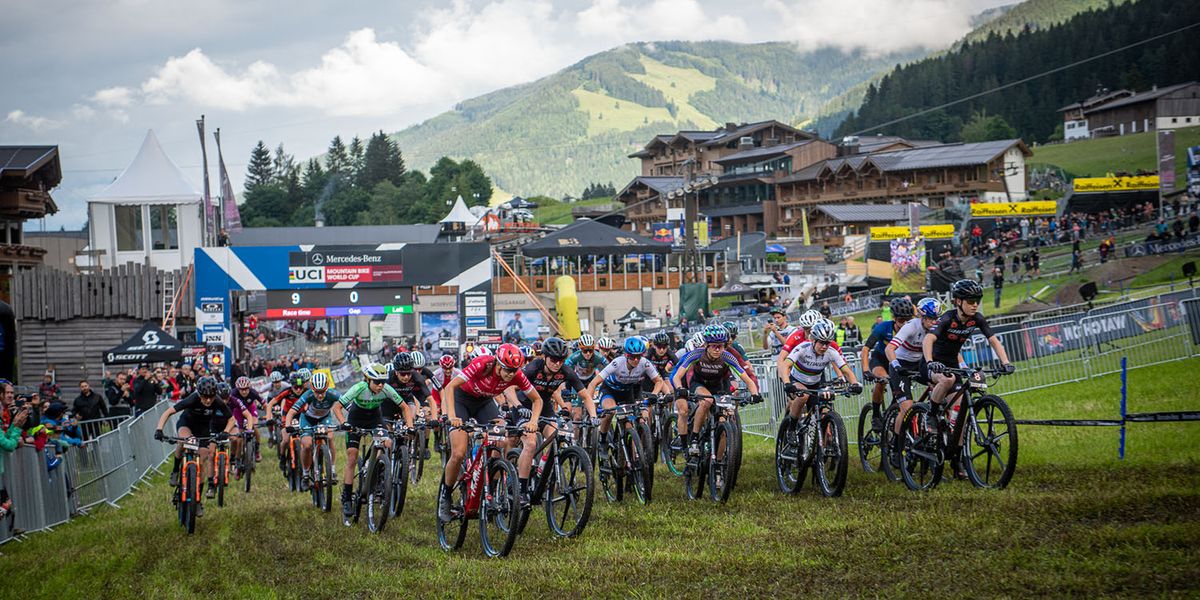 Start of women's race