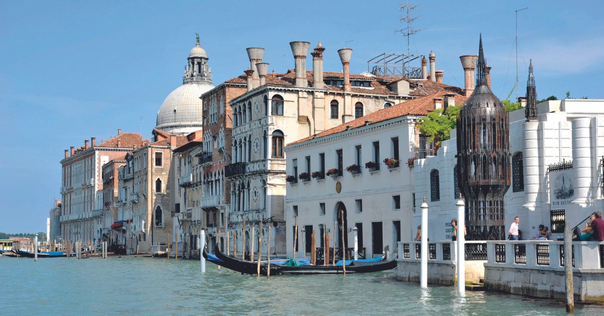 A film freewheeling through the incredible life of art collector Peggy Guggenheim, the self-described ‘enfant terrible’ of the Guggenheim family with an insatiable passion for modern art.