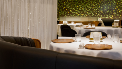 The dazzling Table Lumière in the centre of the restaurant