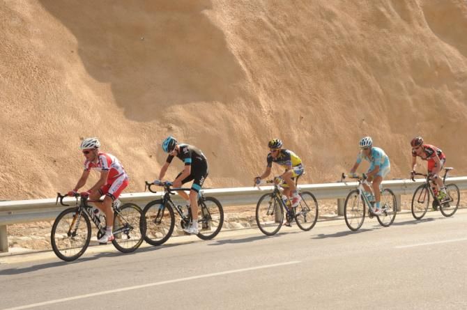 Rodriguez puts pressure on the leading group