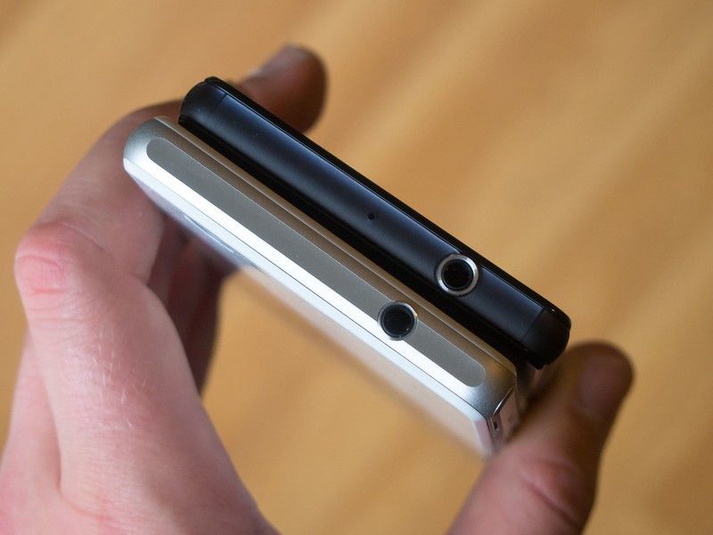 Xperia Z1 Compact white and Z3 Compact black