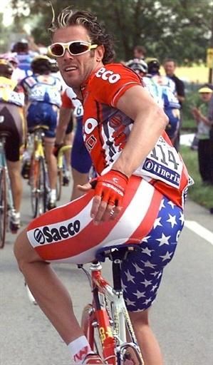 Never one to shy away from the spotlight, Mario Cipollini in his star-spangled Saeco outfit.