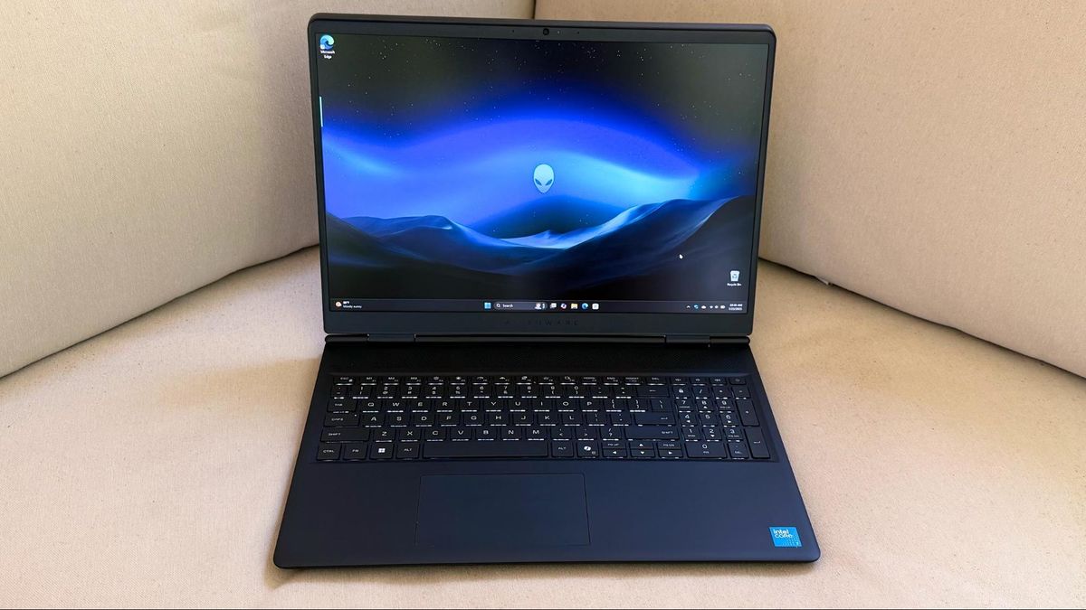 Alienware 16 Aurora review: Long on endurance, short on performance ...