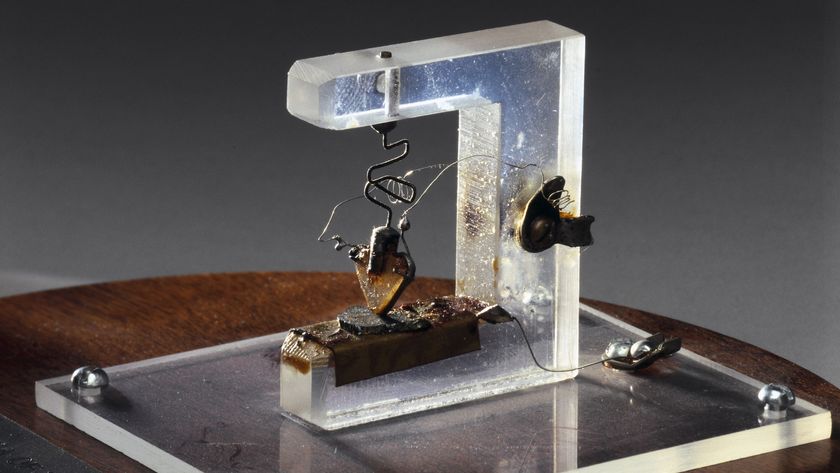 A photograph of a replica of the world&#039;s first working transistor