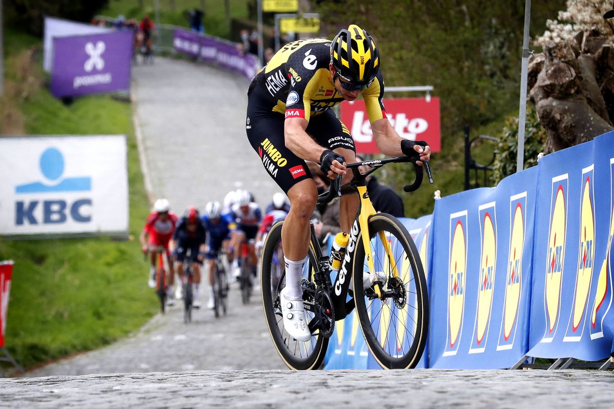 Ronde van Vlaanderen 2021 - Tour of Flanders - 105th Edition - Antwerp - Oudenaarde 263,7 km - 04/04/2021 - Wout Van Aert (BEL - Jumbo - Visma) - photo Tim van Wichelen/CV/BettiniPhotoÂ©2021 