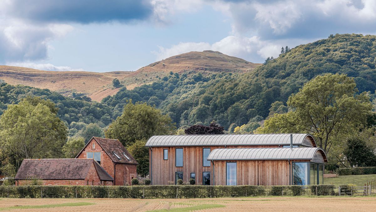 Dutch barn style self build