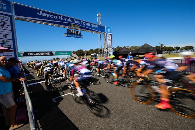 The bunch completes another lap of the Phillip Island Grand Prix Circuit during stage 1 of the 2019 Women's Herald Sun Tour