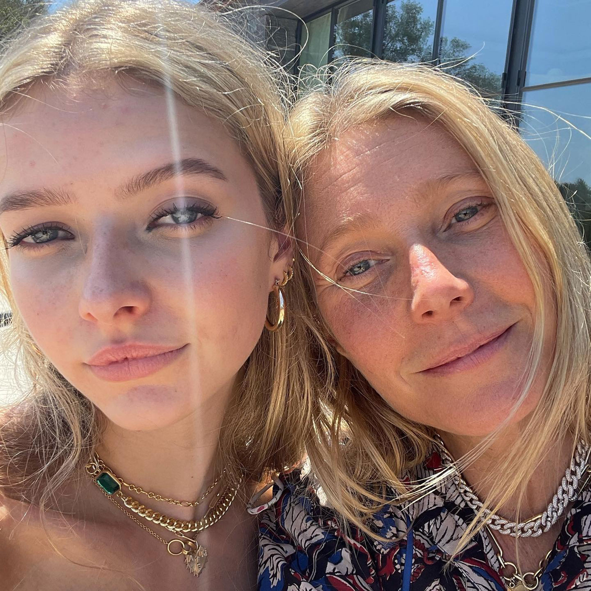 Gwyneth Paltrow wears a shirtdress in Italy 