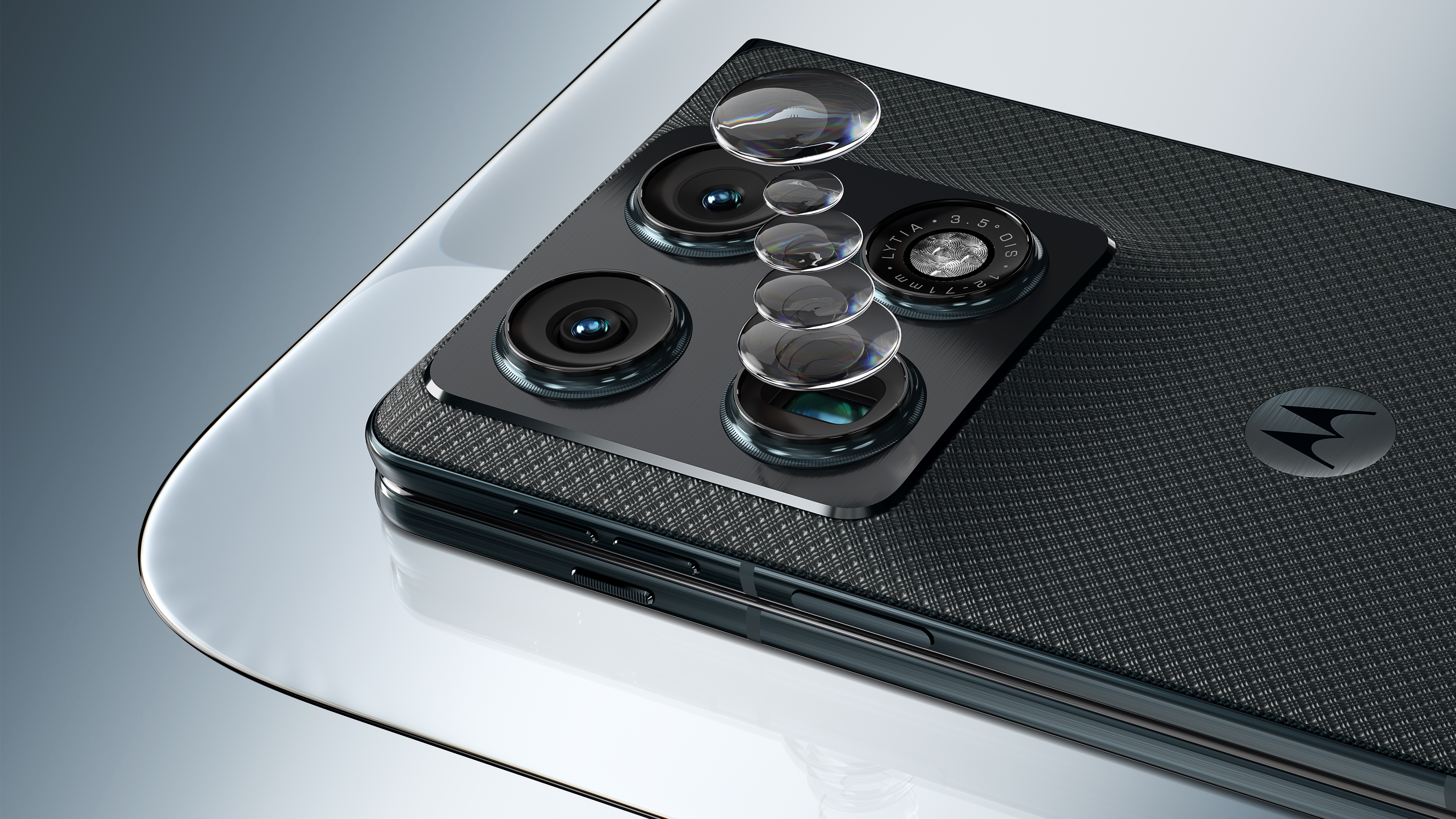 Motorola Razr Fold rear camera components 