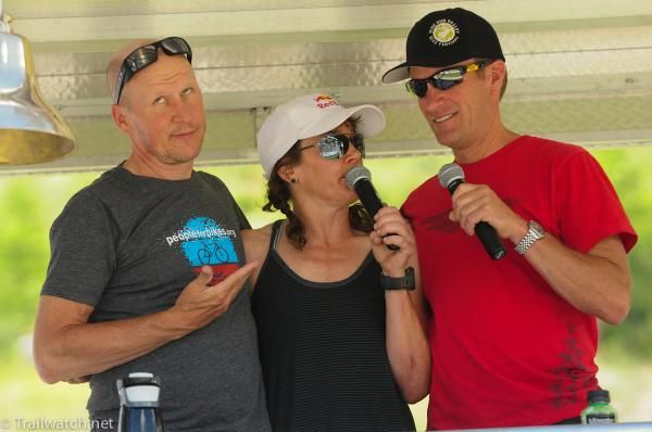 Guest race announcer Rebecca Rusch (Specialized) with veteran announcers Richard Fries (L) and Larry Longo &reg;