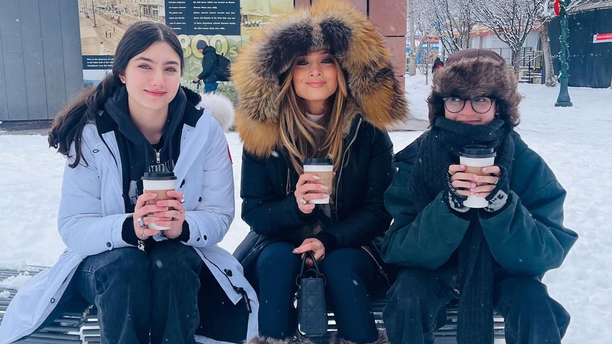 Jennifer Lopez ใช้เวลาคริสต์มาสใน Aspen กับลูก ๆ ของเธอท่ามกลางการหย่าร้างของ Ben Affleck