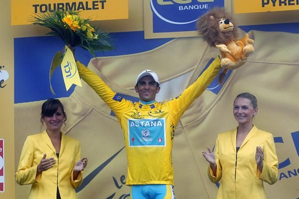 Alberto Contador (Astana) defended his yellow jersey.