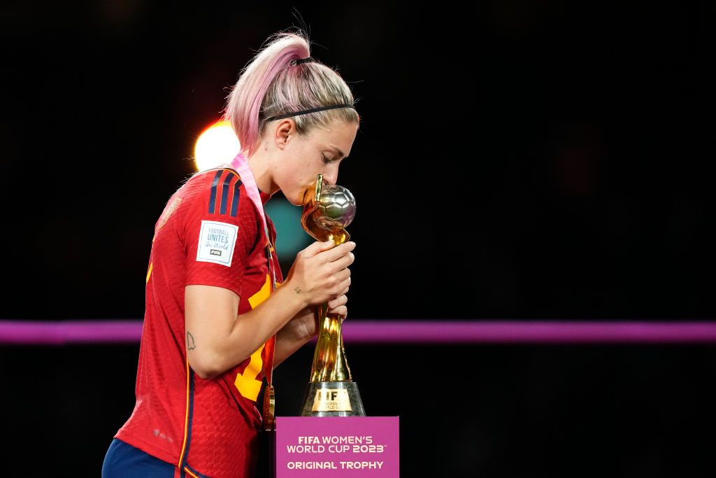 Alexia Putellas of Spain and Barcelona kissing the the trophy after winning FIFA Women&#039;s World Cup Australia &amp;amp; New Zealand 2023 Final match between Spain and England at Stadium Australia on August 20, 2023 in Sydney, Australia