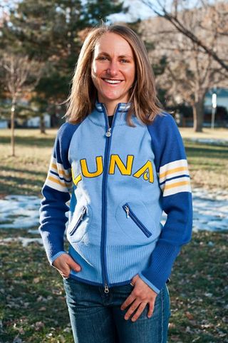 Amy Dombroski signs with Luna