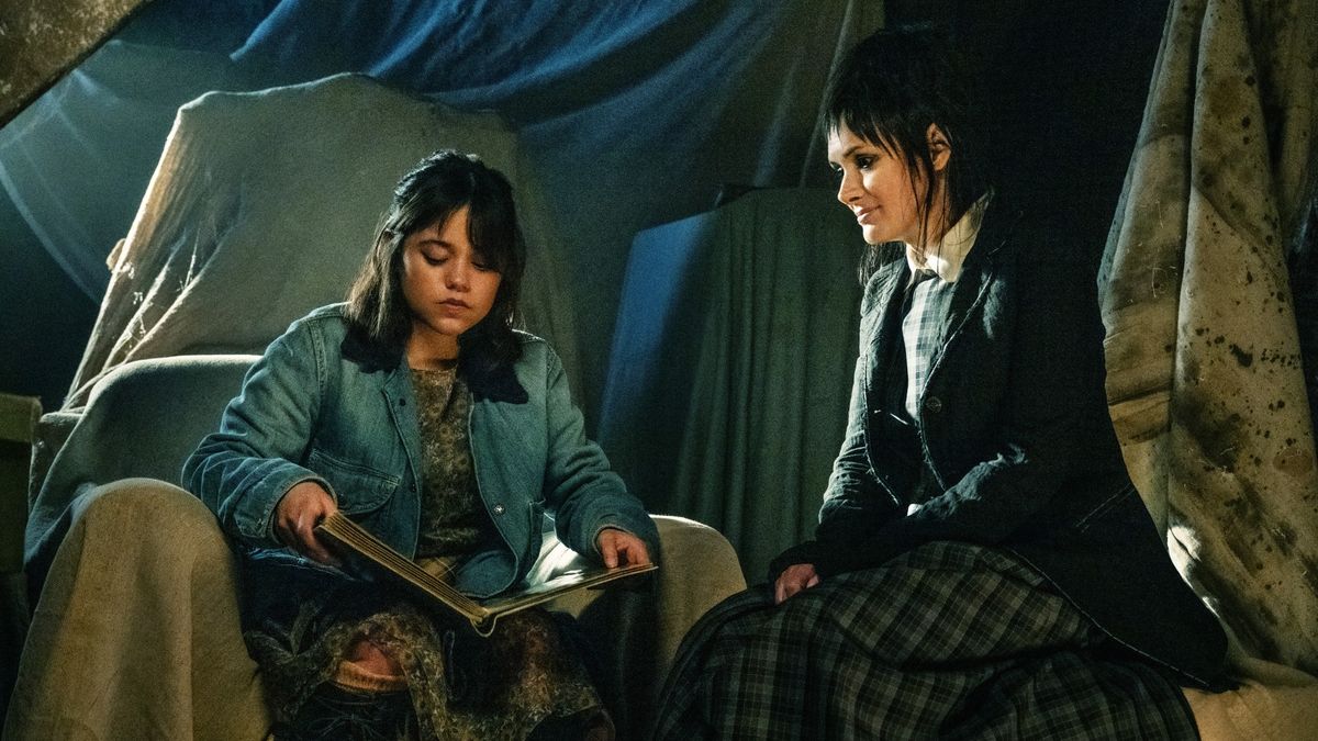 Jenna Ortega as Astrid and Winona Ryder as Lydia in Beetlejuice Beetlejuice