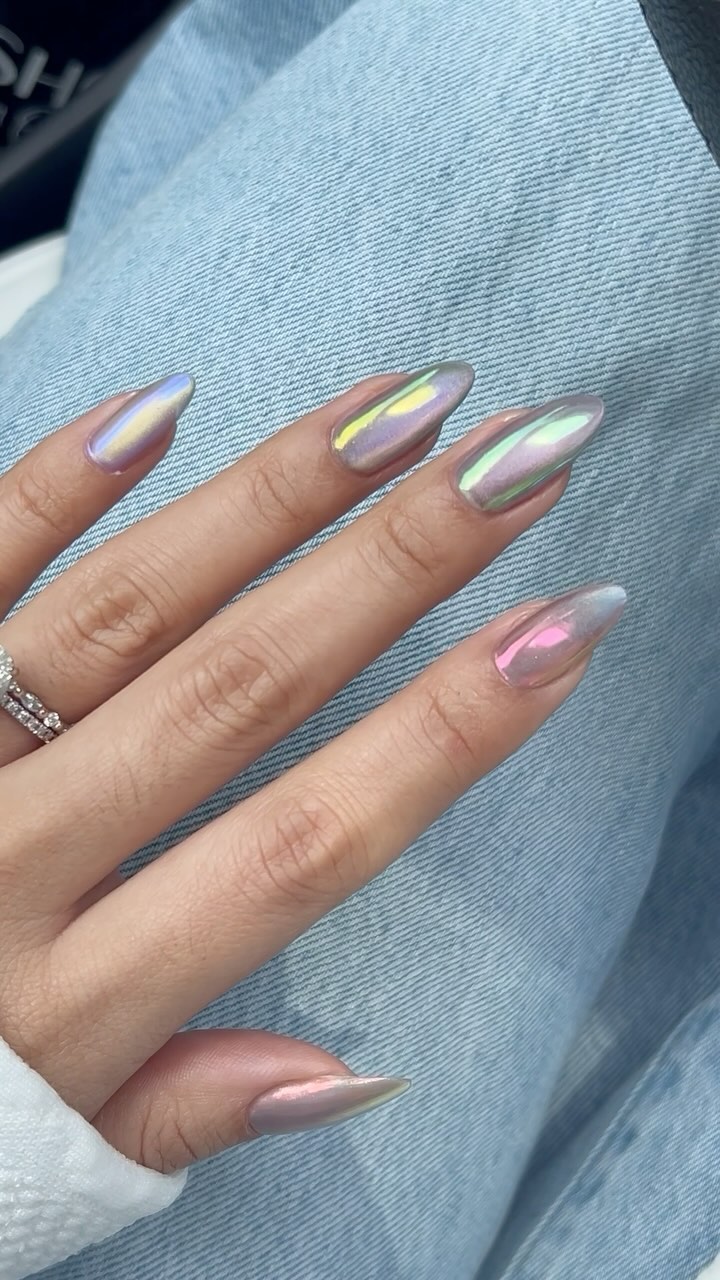 Cat eye chrome nails