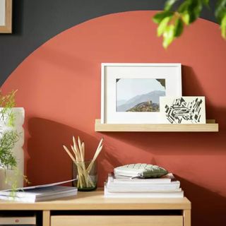 Floating picture shelves