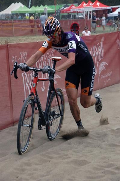 Barry Wicks (Kona) trudges through the sand pit.