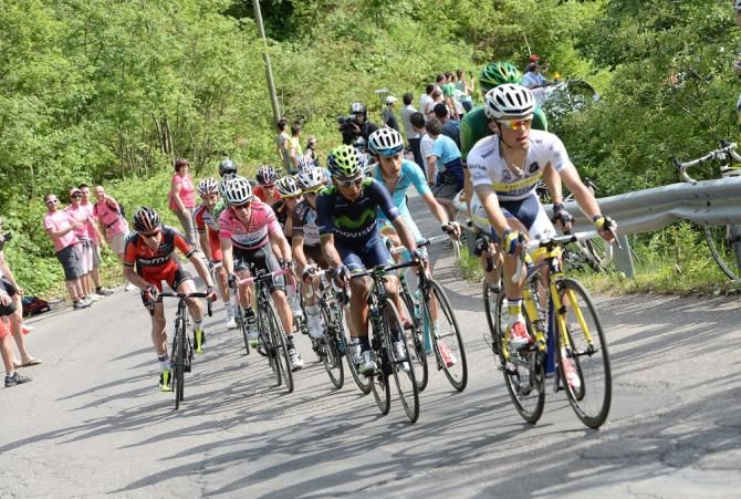 Rafal Majka (Tinkoff-Saxo) sets the pace for the maglia rosa group