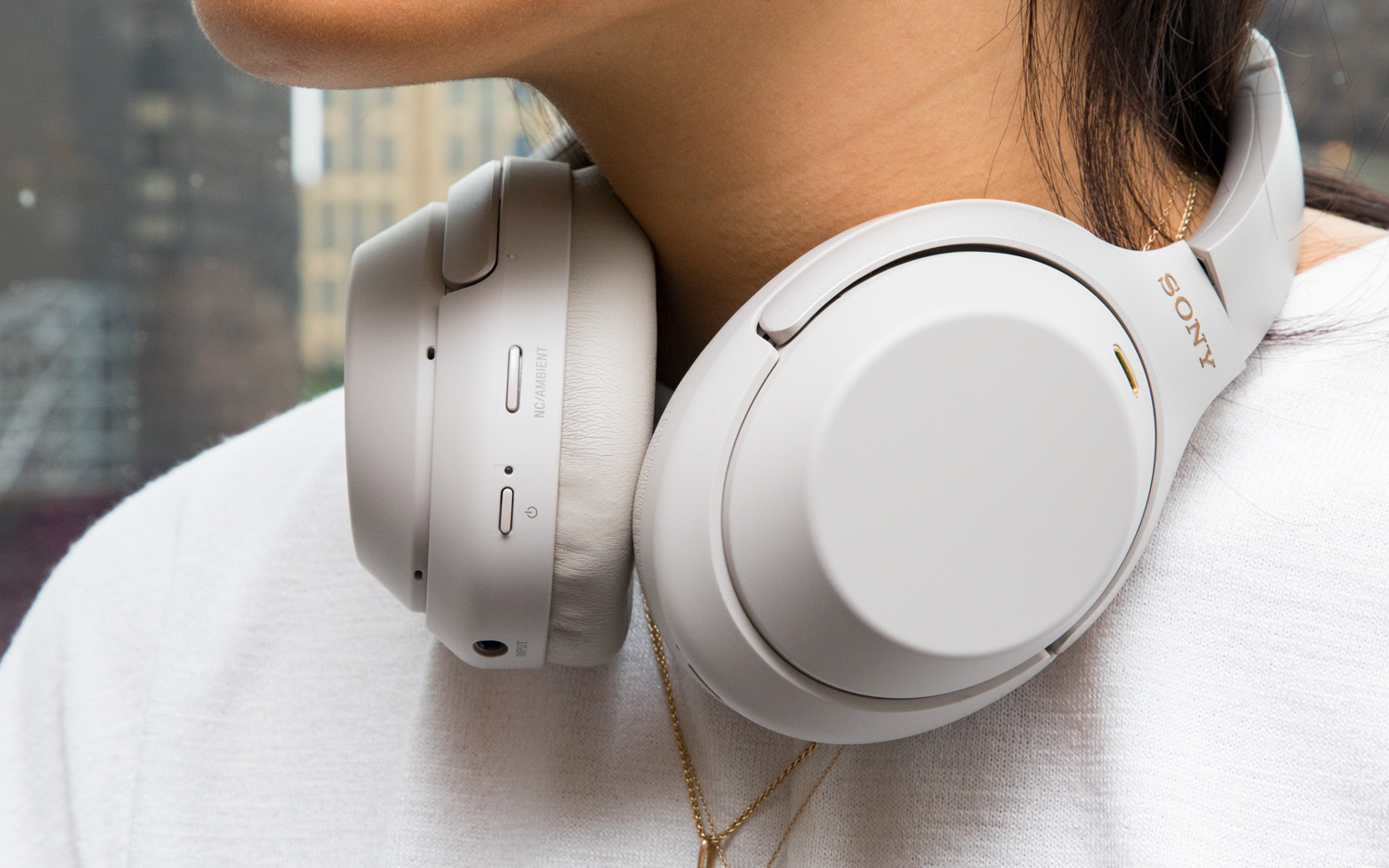 新着商品 SONY WH-1000XM3 SILVER Headphones ヘッドホン