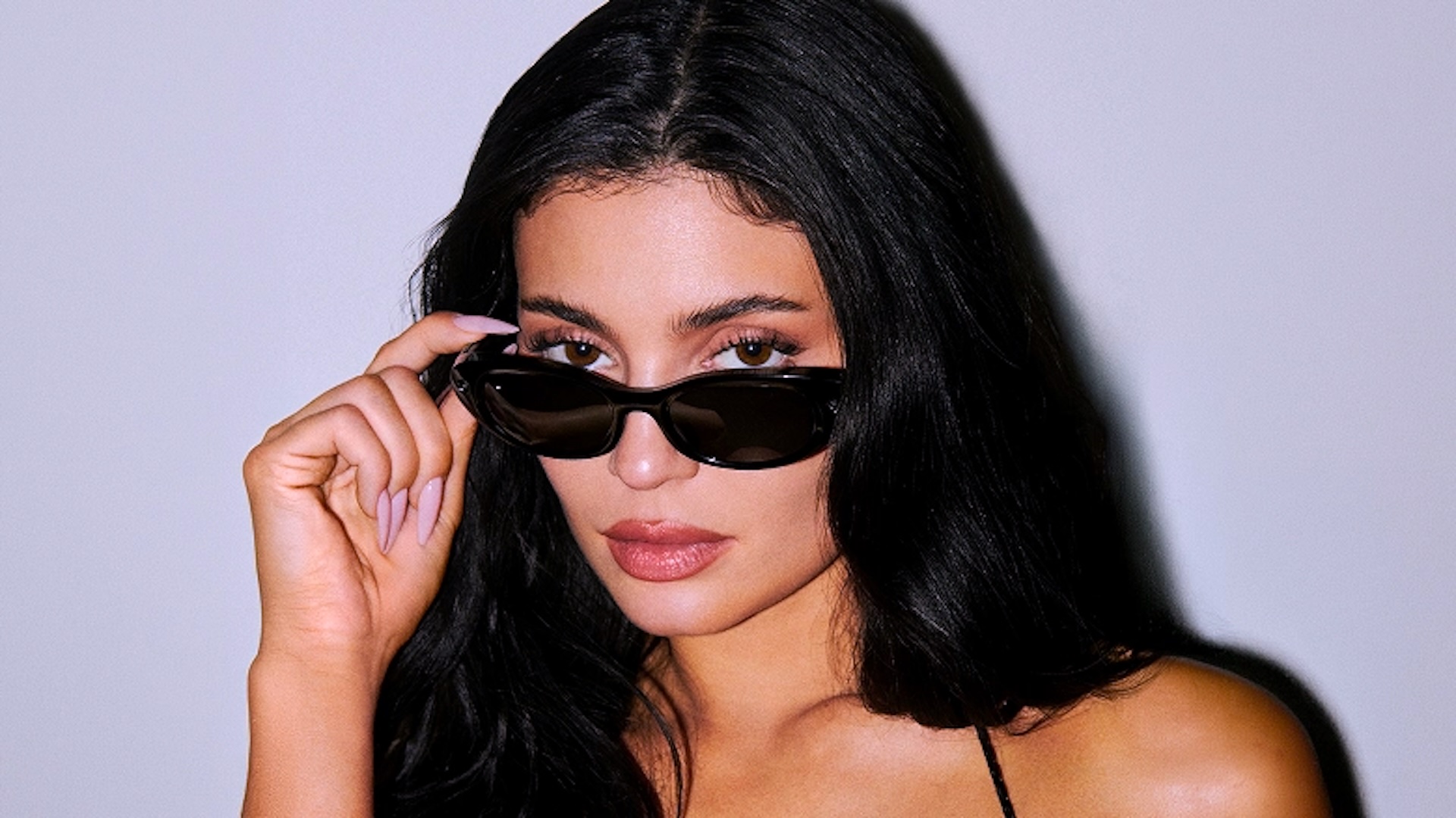 Kylie Kenner wearing Meta glasses