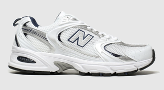 New Balance 530 trainers in white 
silver