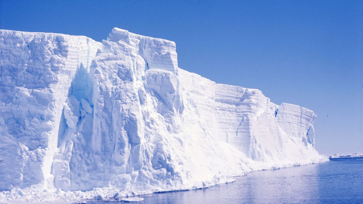 Antarctica's 'Doomsday Glacier' is hemorrhaging ice faster than in the past 5,50..