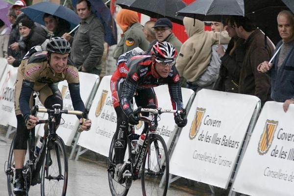 Aitor P&eacute;rez (Footon-Servetto) claims 5th place ahead of Jos&eacute; Iv&aacute;n Guti&eacute;rrez (Caisse d'Epargne).