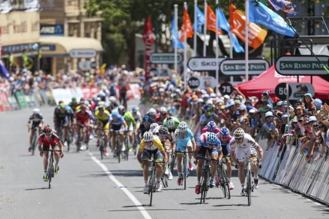 Simon Gerrans (Orica-GreenEdge) takes stage 1 ahead of Andre Greipel