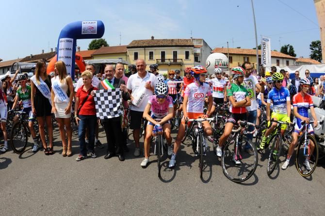 The jersey leader's at the start of the Giro Rosa's seventh stage