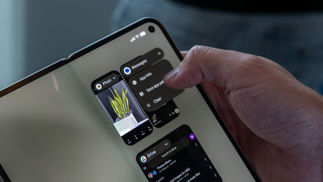 Multitasking on the Google Pixel 10 Pro Fold with the new save app pair feature