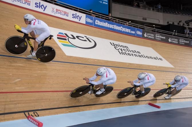 The men's pursuit in action