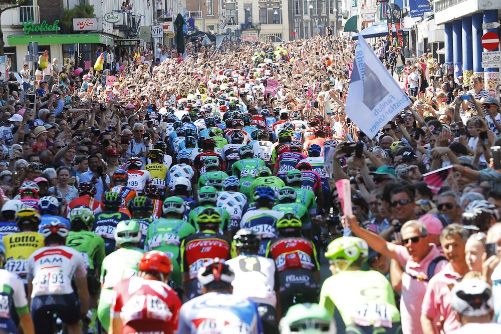 A view from the peloton during stage 3 of the 2016 Giro d'Italia