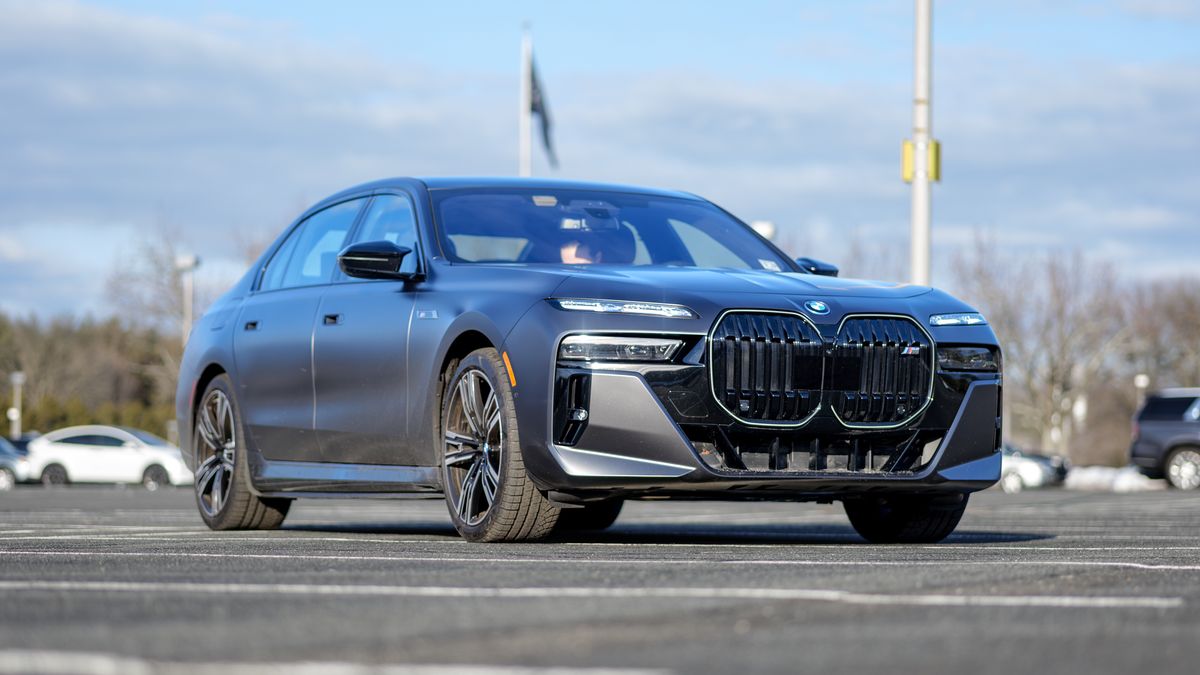 2026 BMW i7 M70 review.